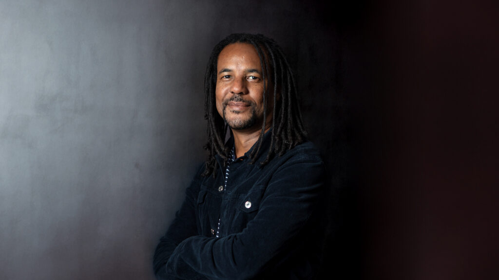 “Non ci salverà nessuno”: intervista a Colson Whitehead - Colson Whitehead fotografato da Claudio Sforza (c). 